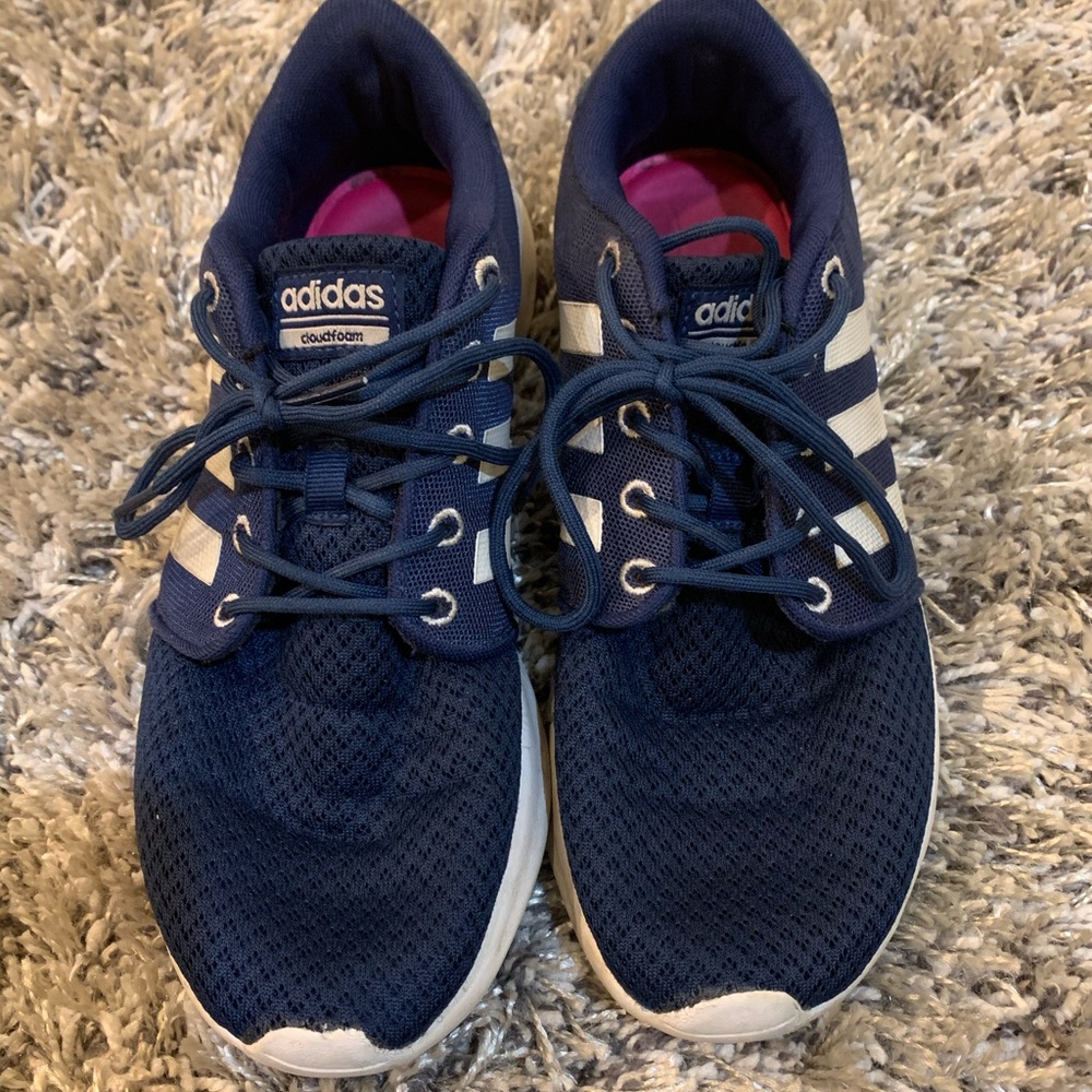 Woman’s adidas cloudfoam sneakers